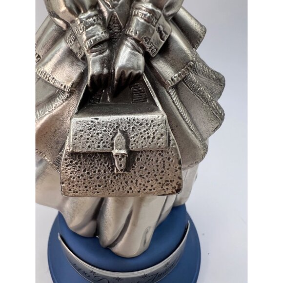 Vtg 1990 Avon Mrs Albee District Award Figurine Pewter - Picture 4 of 12